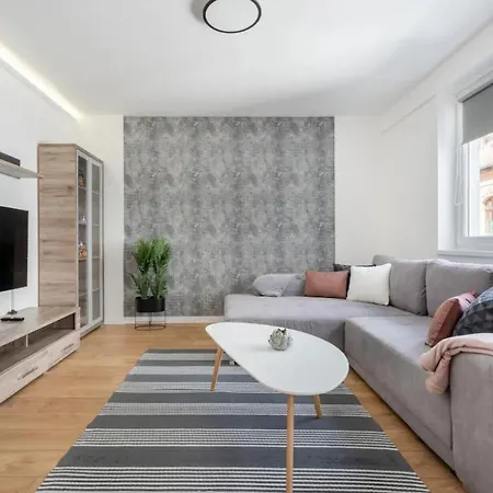 Apartment Black Rose