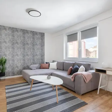 Apartament Black Rose *